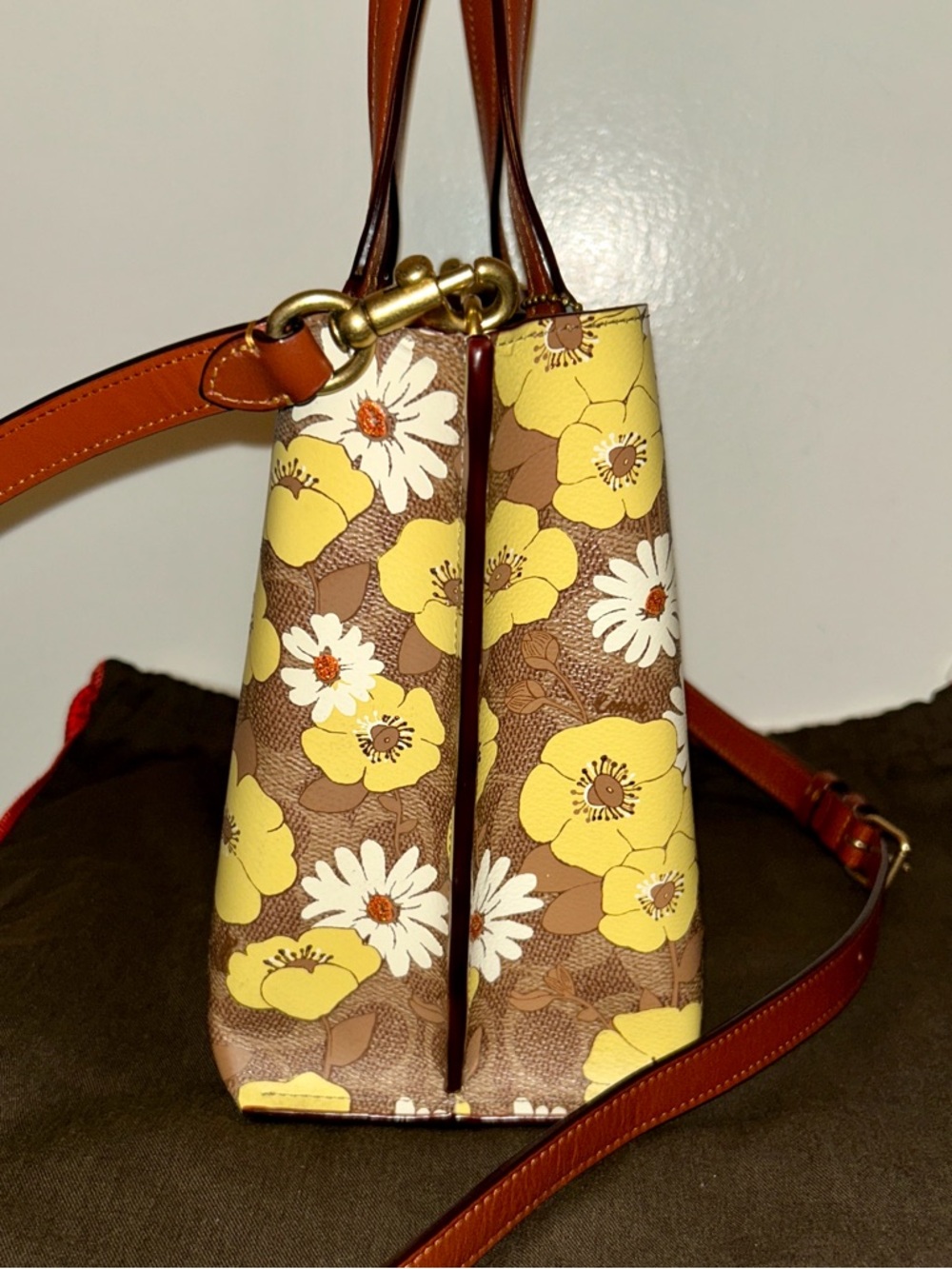 COACH Limited Edition, Willow Tote 24 In Signature Canvas With Floral Print - Picture 4 of 10